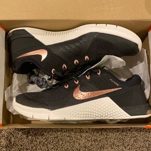 New in box Nike Metcon 2 black and bronze
